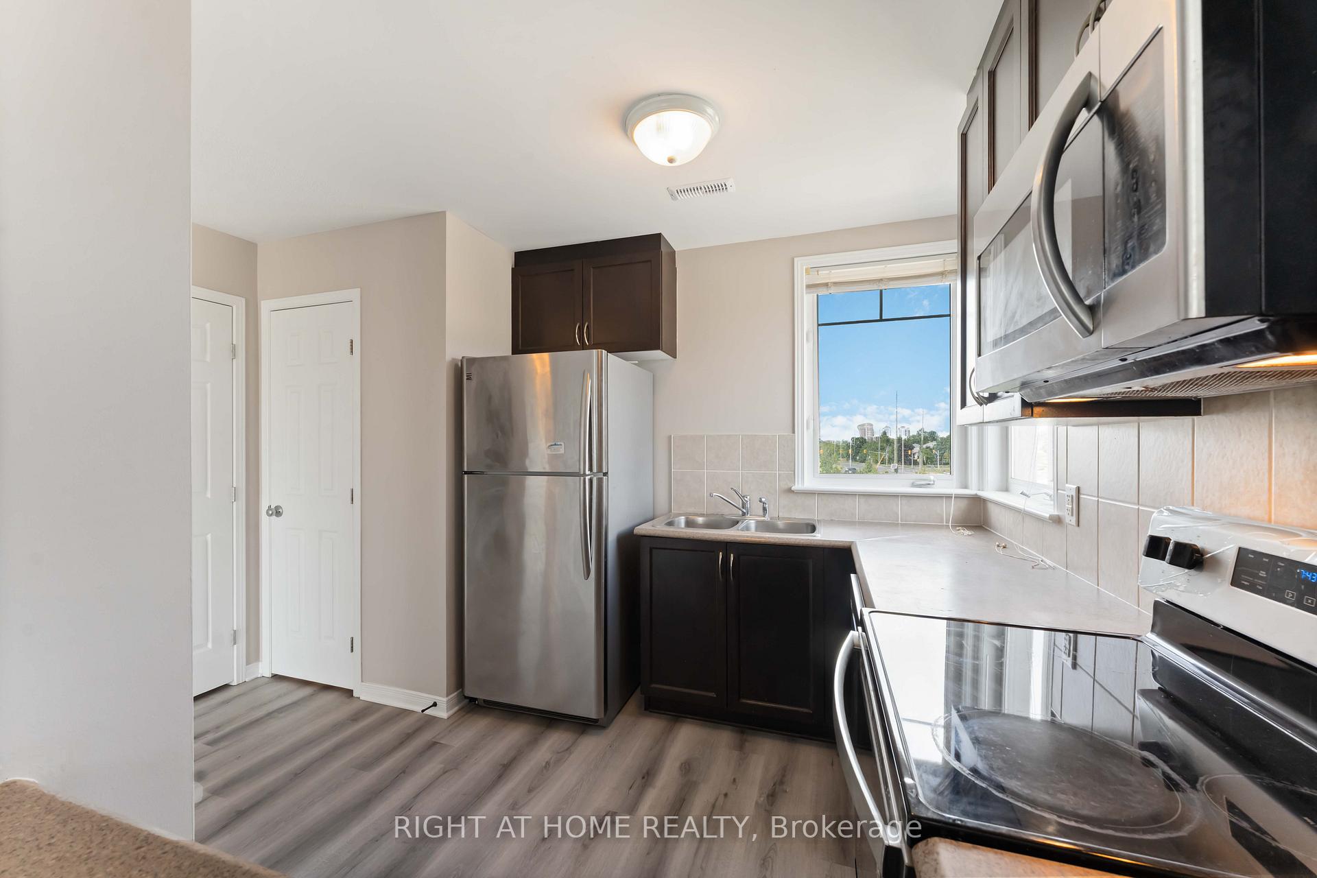 Photo 5 of 250 Espin Heights, Ottawa, Barrhaven - Stonebridge — HOMEH