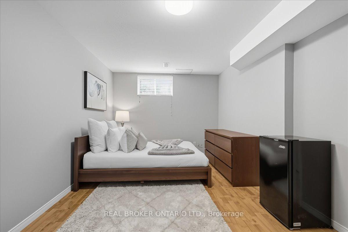 Photo 5 of Unit 9, 230 Blackhorne Drive, Kitchener — HOMEH
