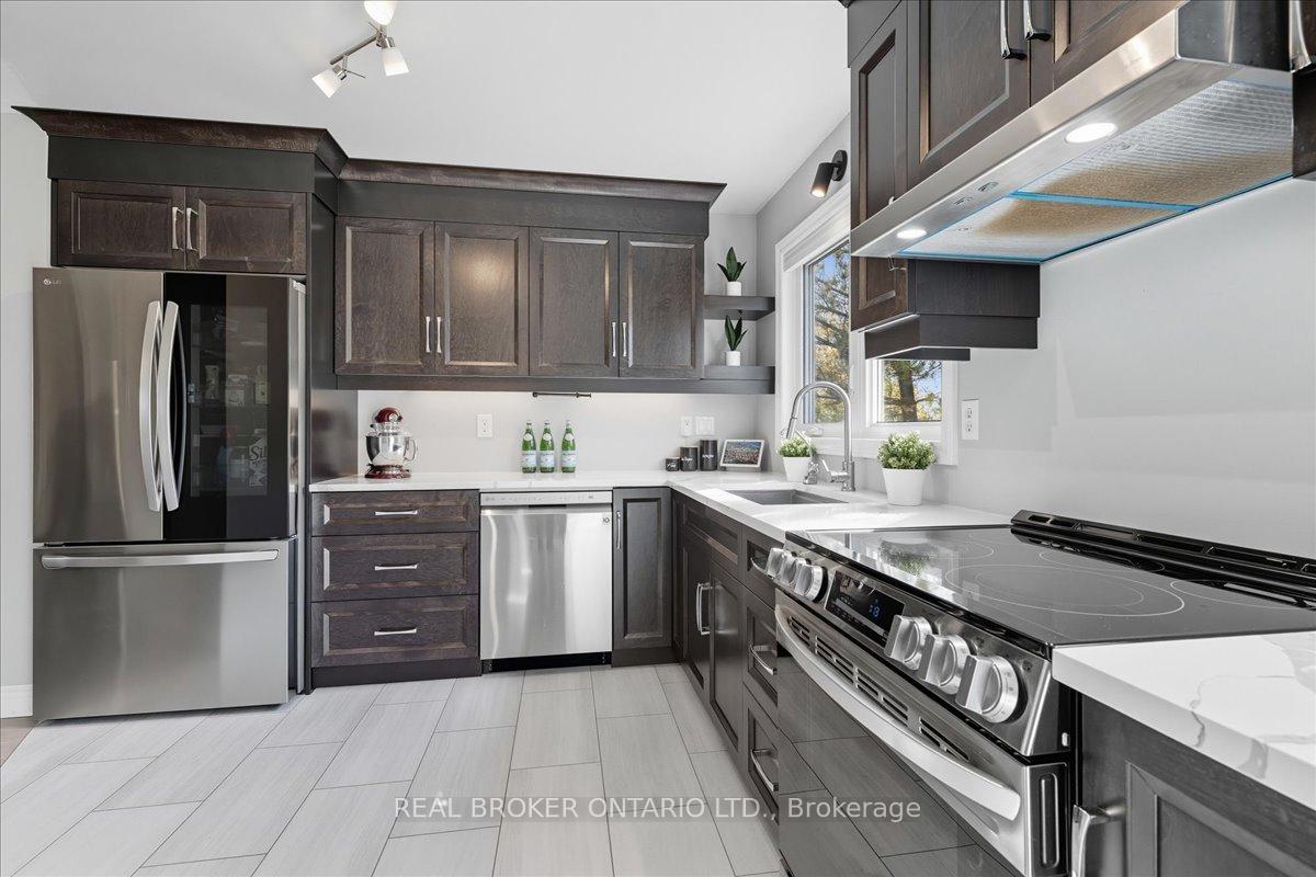Photo 8 of Unit 9, 230 Blackhorne Drive, Kitchener — HOMEH