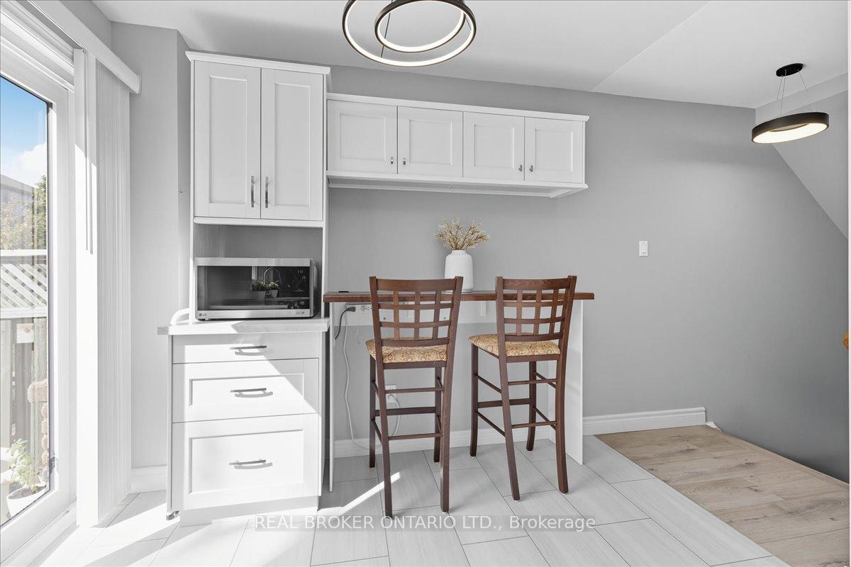 Photo 11 of Unit 9, 230 Blackhorne Drive, Kitchener — HOMEH