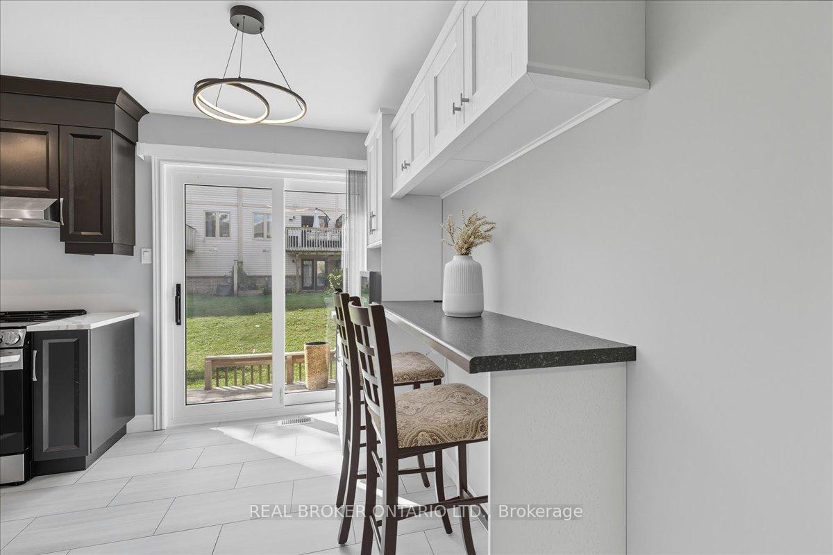 Photo 12 of Unit 9, 230 Blackhorne Drive, Kitchener — HOMEH