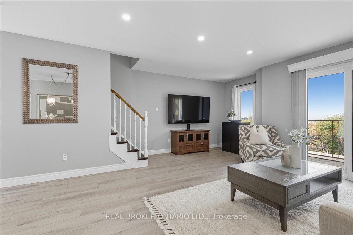 Photo 20 of Unit 9, 230 Blackhorne Drive, Kitchener — HOMEH