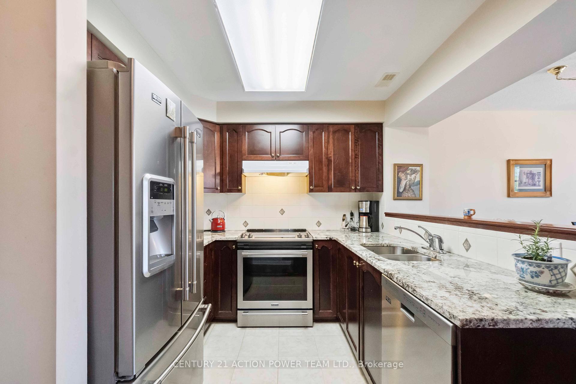 Photo 8 of Unit 12, 4037 Canyon Walk Drive, Ottawa, Riverside South/Gloucester Glen — HOMEH