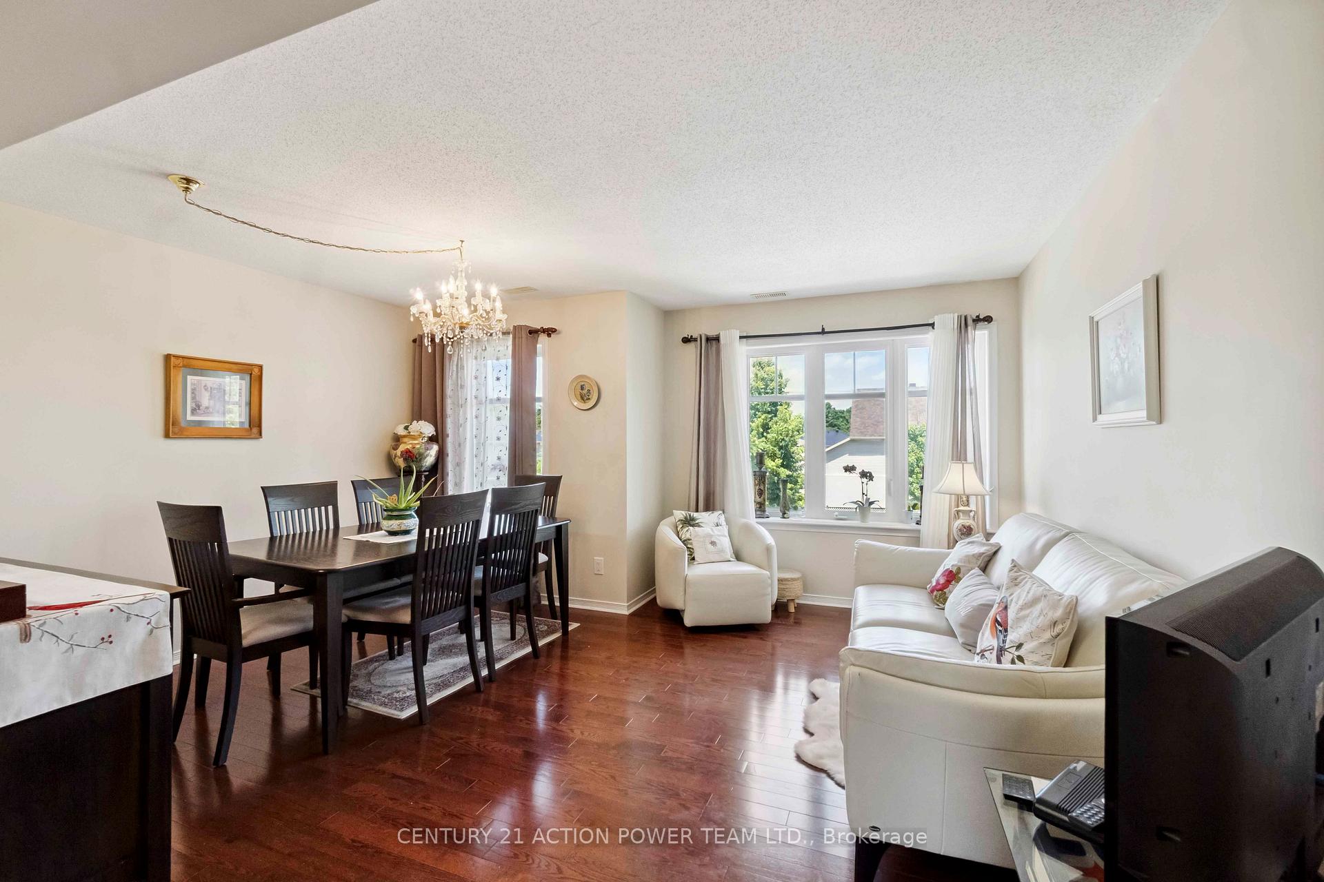 Photo 9 of Unit 12, 4037 Canyon Walk Drive, Ottawa, Riverside South/Gloucester Glen — HOMEH