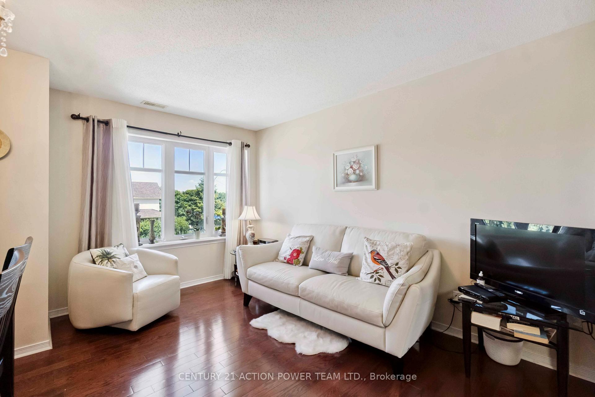 Photo 10 of Unit 12, 4037 Canyon Walk Drive, Ottawa, Riverside South/Gloucester Glen — HOMEH