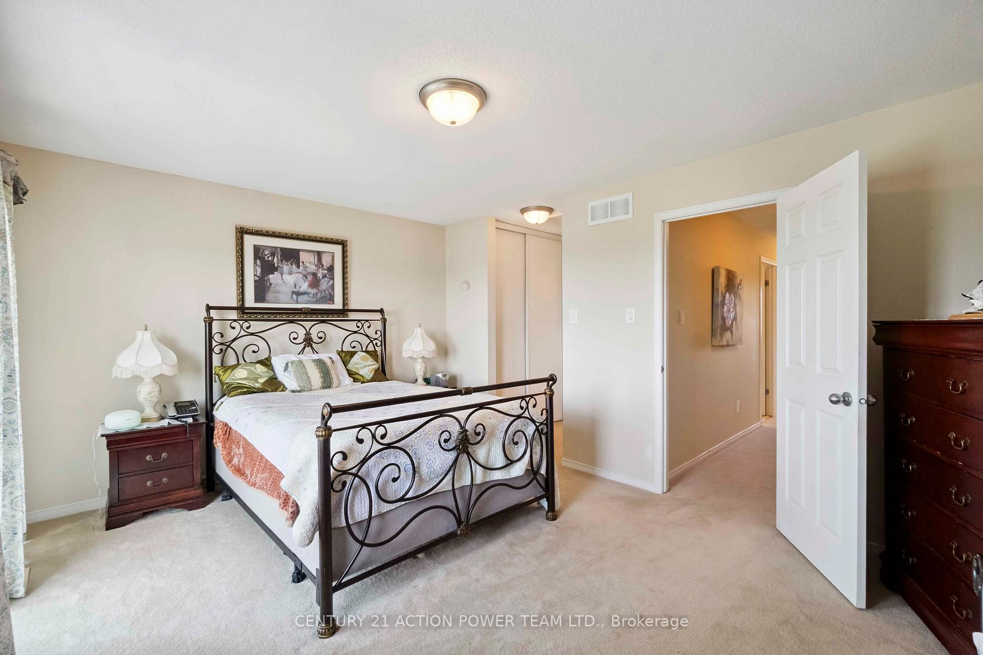 Photo 21 of Unit 12, 4037 Canyon Walk Drive, Ottawa, Riverside South/Gloucester Glen — HOMEH