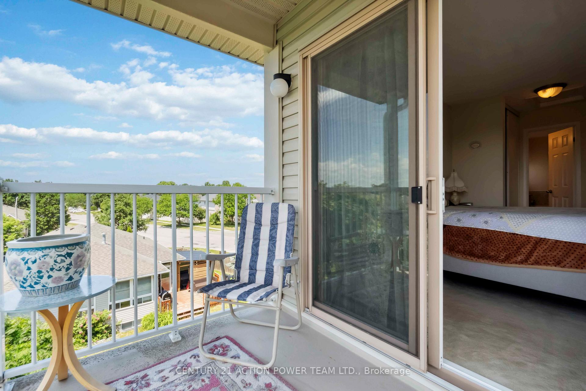 Photo 22 of Unit 12, 4037 Canyon Walk Drive, Ottawa, Riverside South/Gloucester Glen — HOMEH