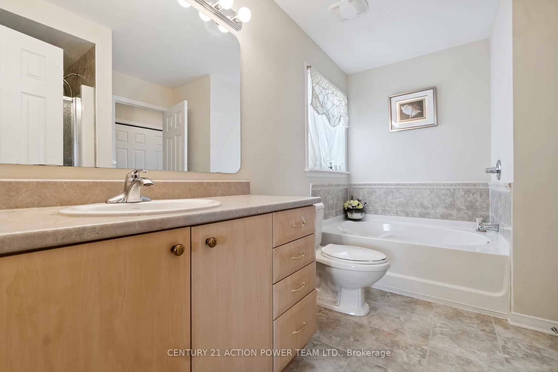 Photo 24 of Unit 12, 4037 Canyon Walk Drive, Ottawa, Riverside South/Gloucester Glen — HOMEH