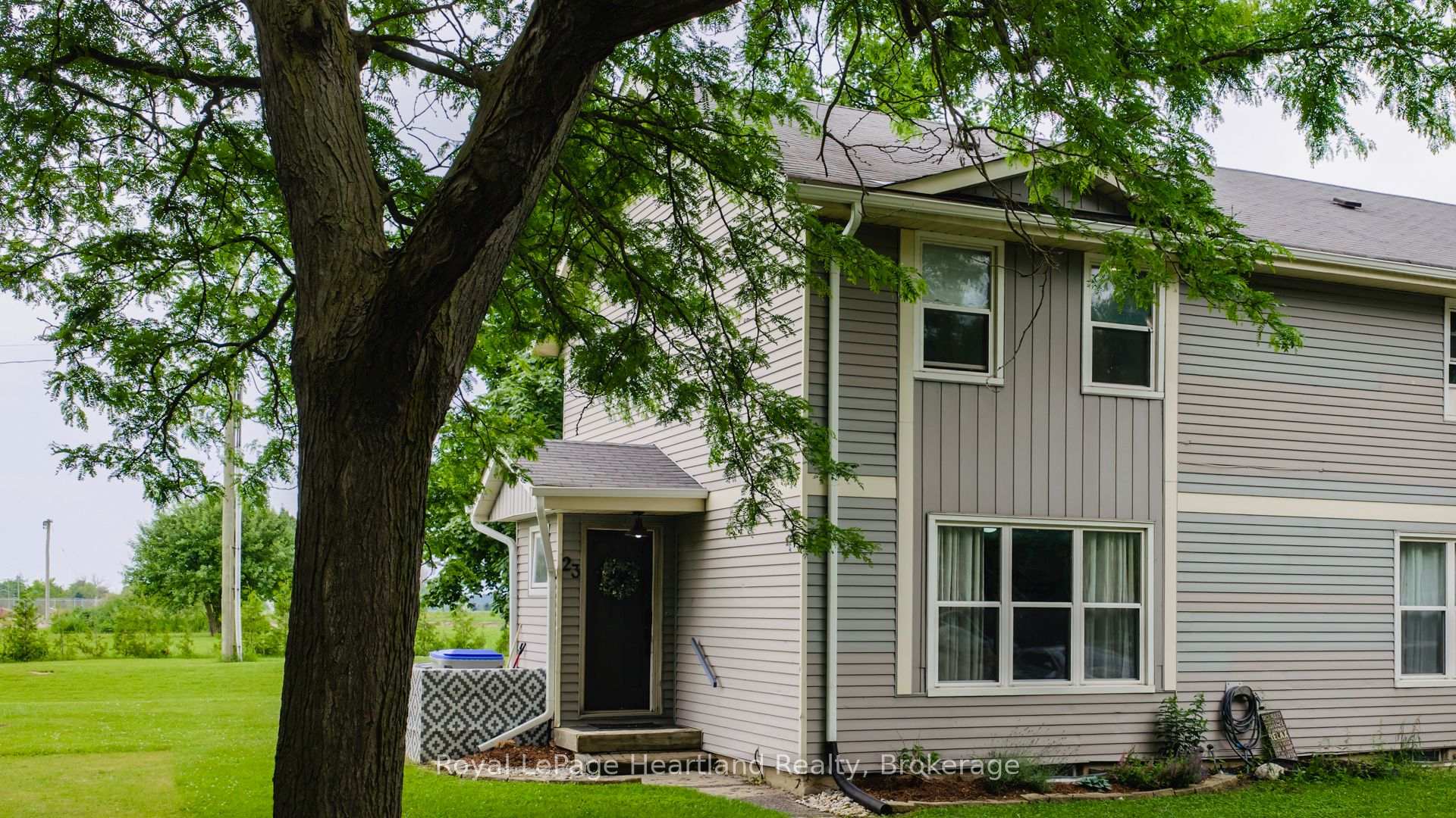 Photo 1 of Unit 23, 23 St Charles Square, Huron East, Vanastra — HOMEH