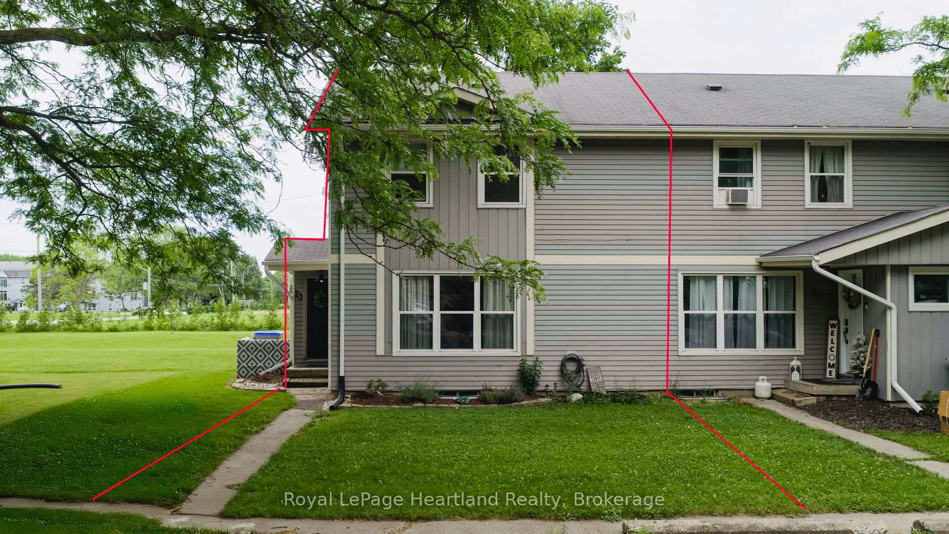 Photo 2 of Unit 23, 23 St Charles Square, Huron East, Vanastra — HOMEH