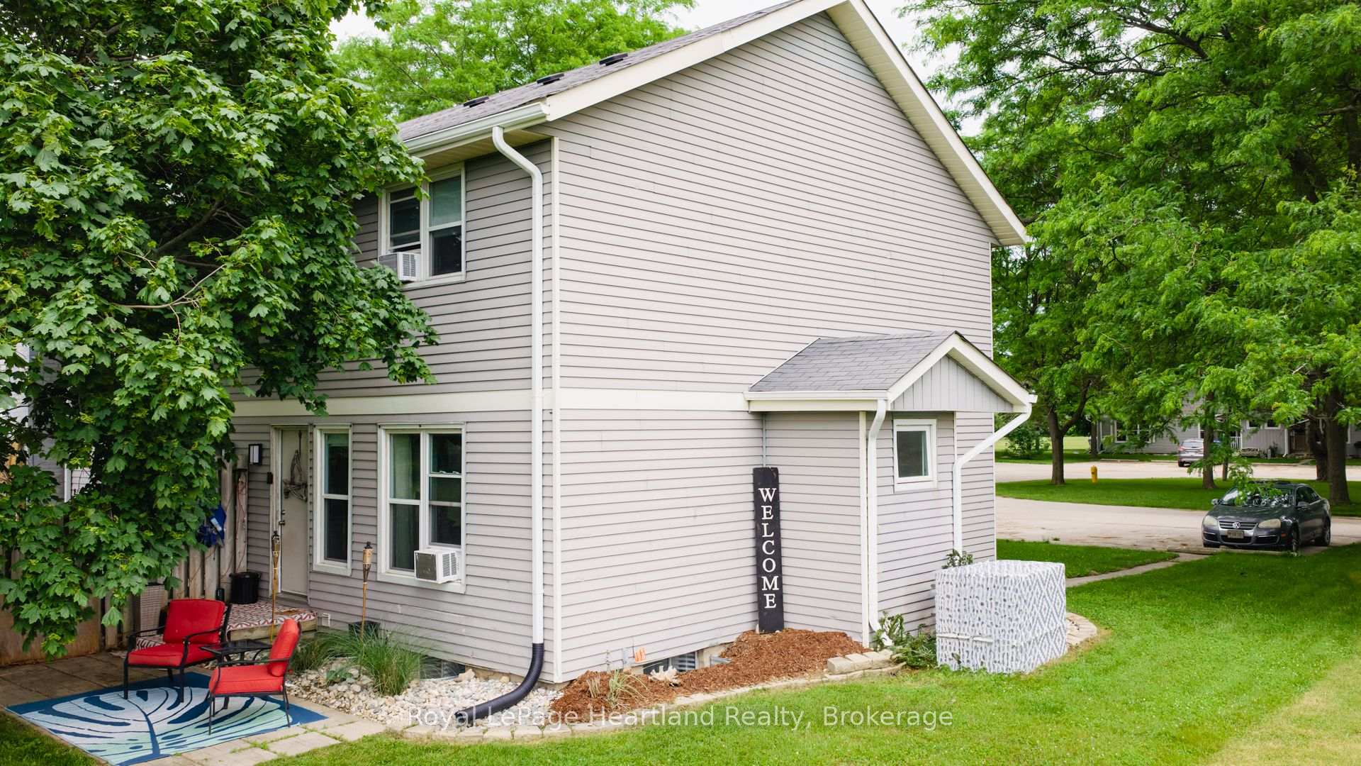 Photo 4 of Unit 23, 23 St Charles Square, Huron East, Vanastra — HOMEH