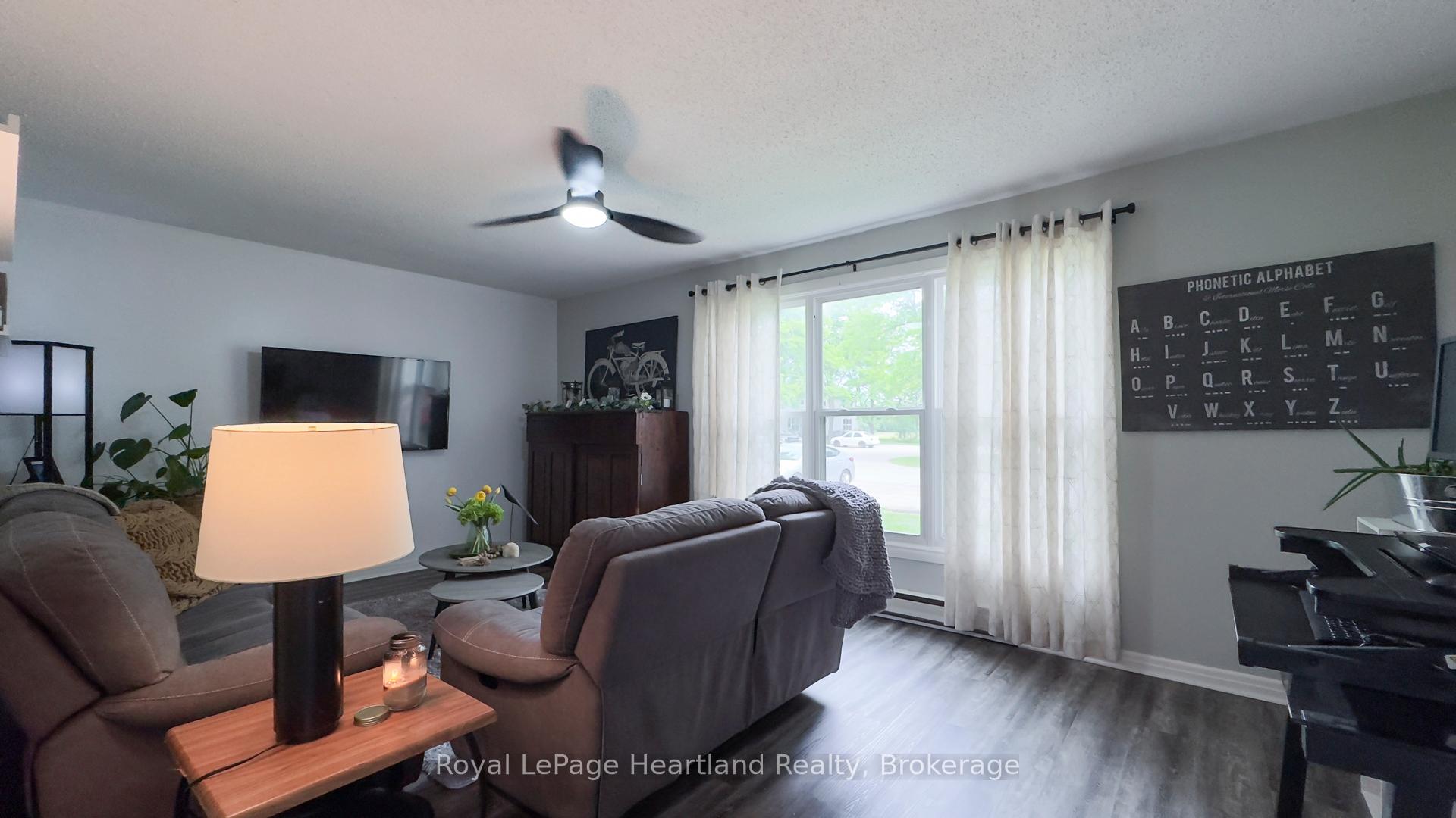 Photo 7 of Unit 23, 23 St Charles Square, Huron East, Vanastra — HOMEH