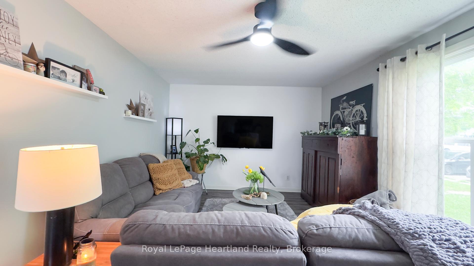 Photo 8 of Unit 23, 23 St Charles Square, Huron East, Vanastra — HOMEH