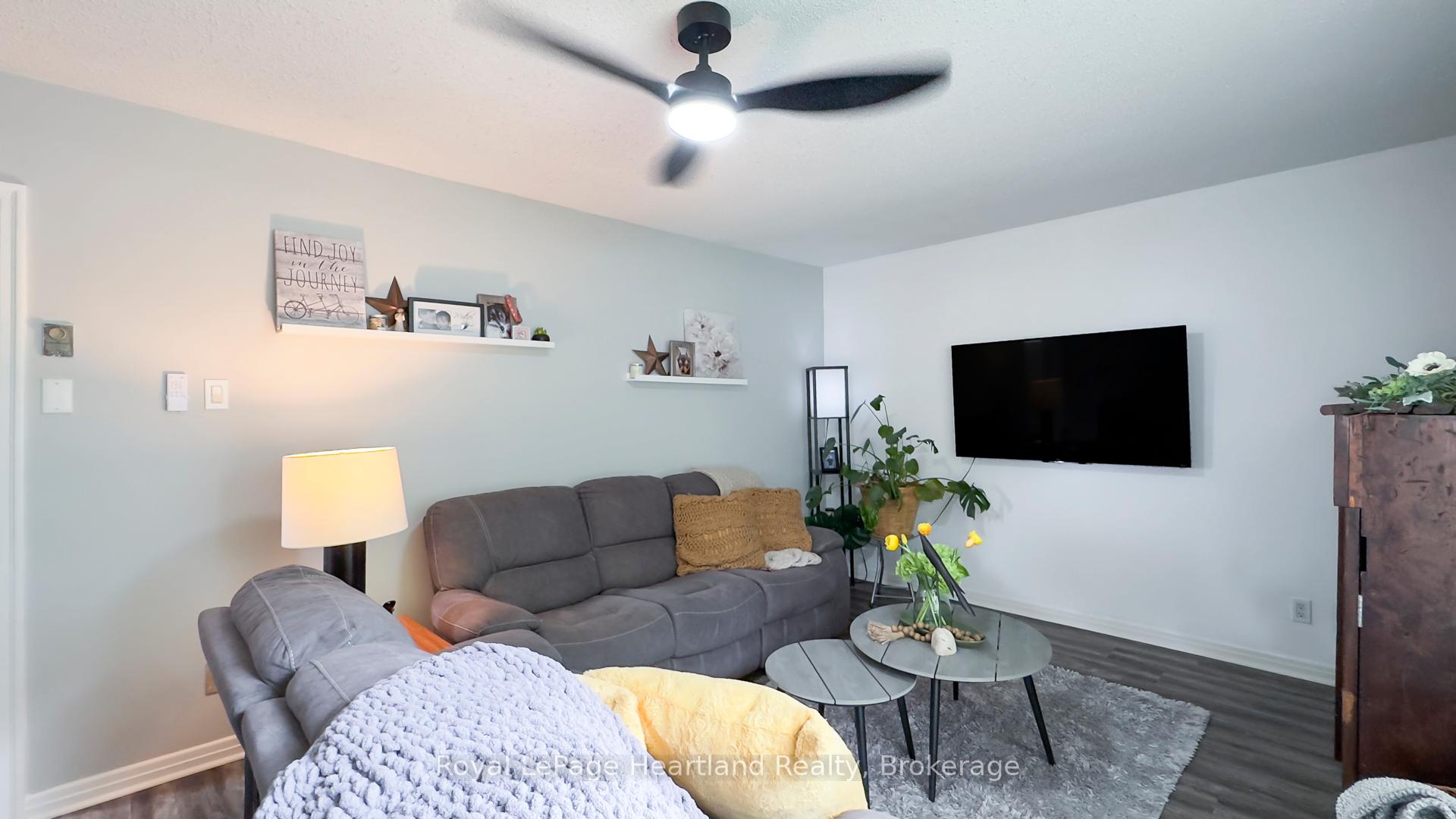 Photo 9 of Unit 23, 23 St Charles Square, Huron East, Vanastra — HOMEH