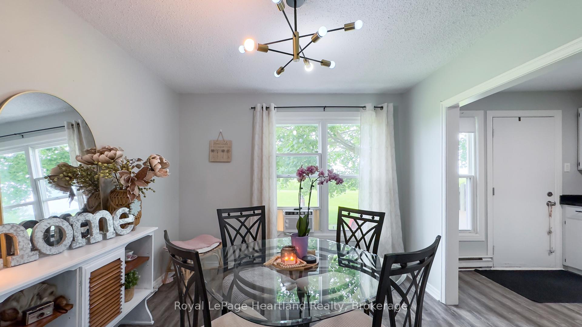 Photo 11 of Unit 23, 23 St Charles Square, Huron East, Vanastra — HOMEH