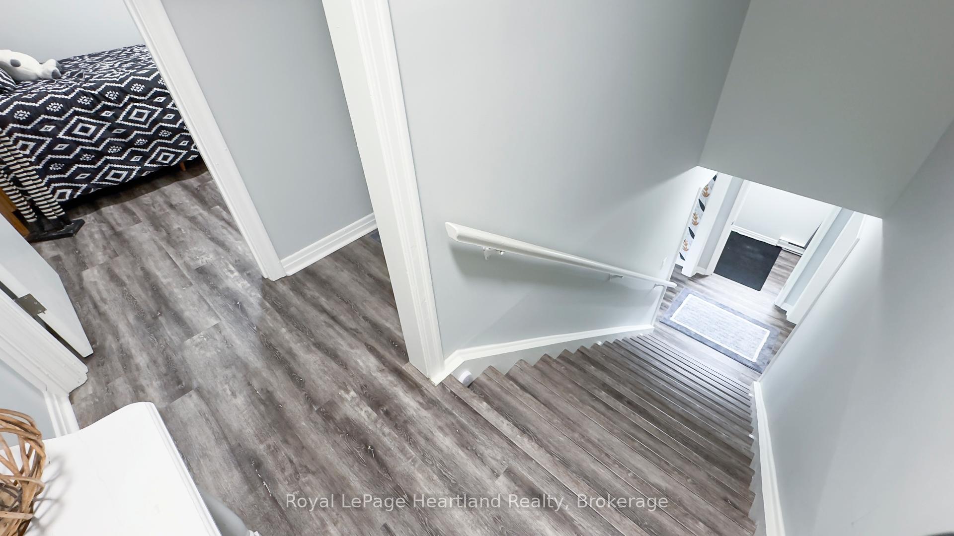 Photo 19 of Unit 23, 23 St Charles Square, Huron East, Vanastra — HOMEH