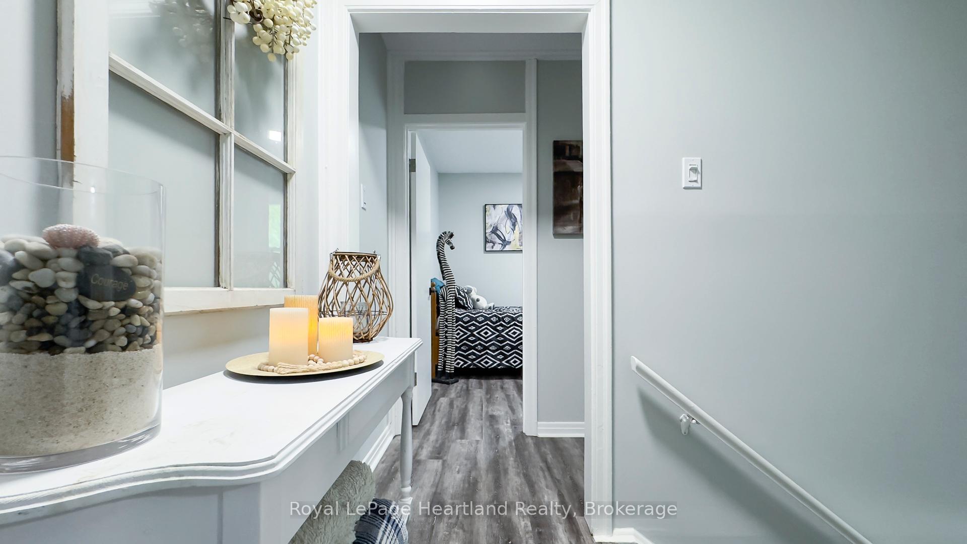 Photo 20 of Unit 23, 23 St Charles Square, Huron East, Vanastra — HOMEH