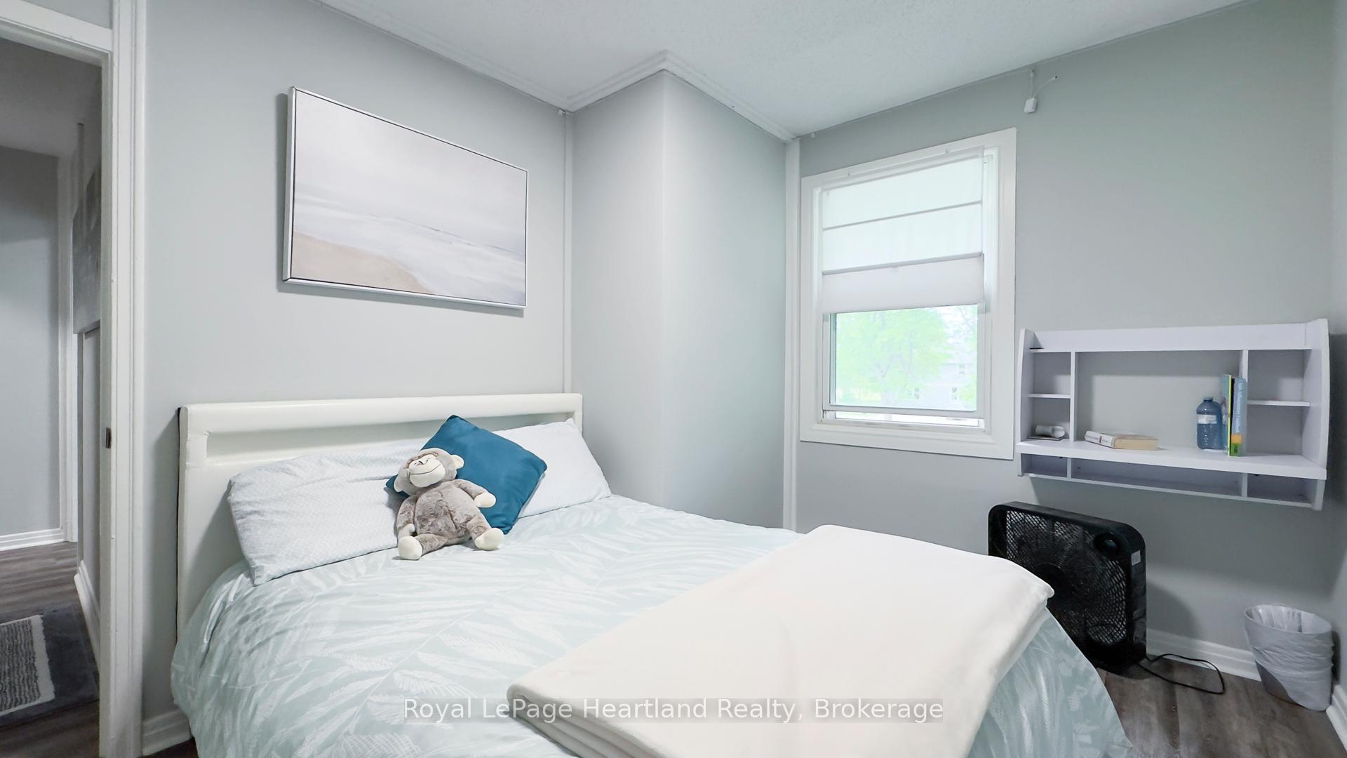 Photo 25 of Unit 23, 23 St Charles Square, Huron East, Vanastra — HOMEH