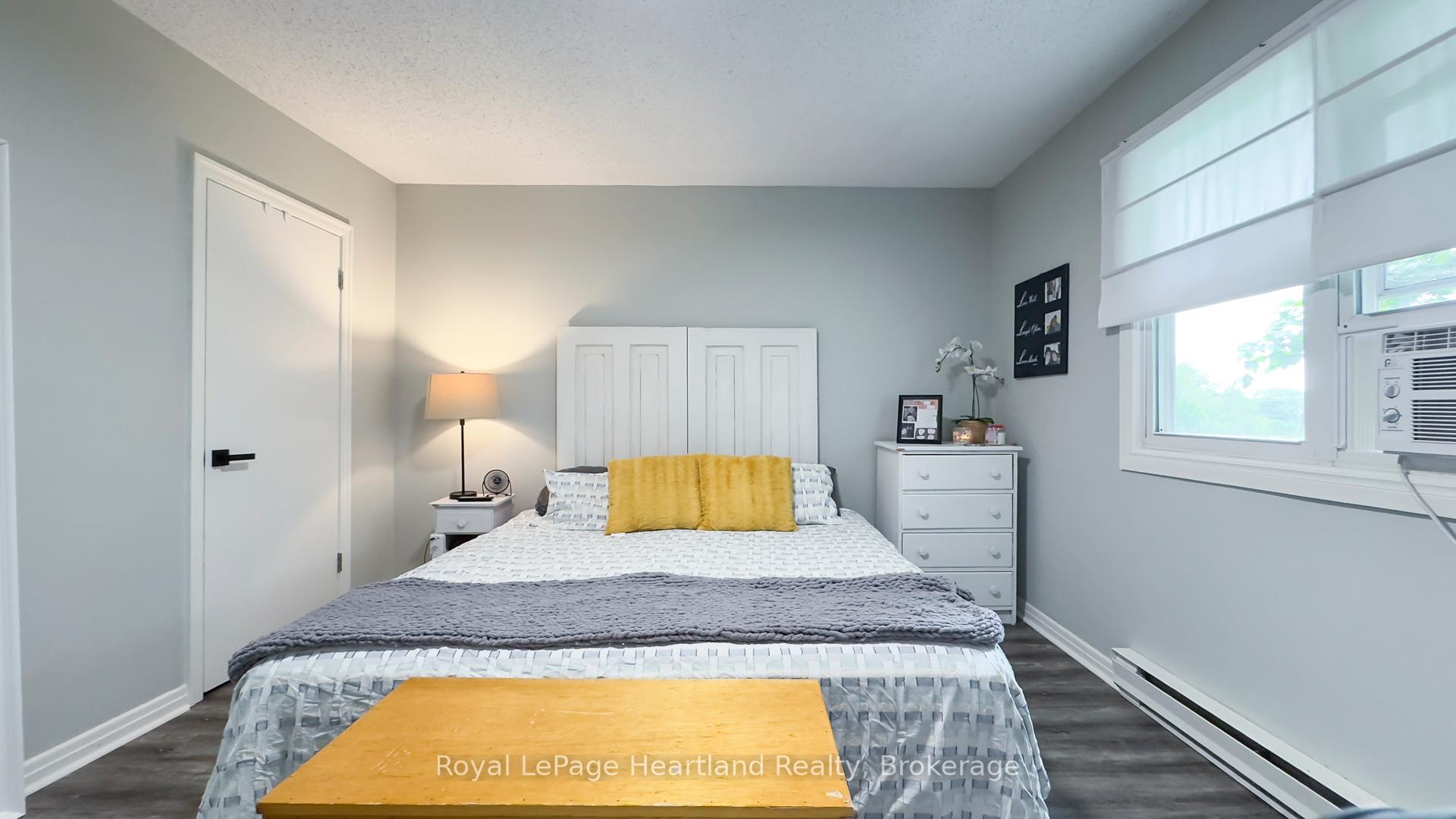Photo 30 of Unit 23, 23 St Charles Square, Huron East, Vanastra — HOMEH