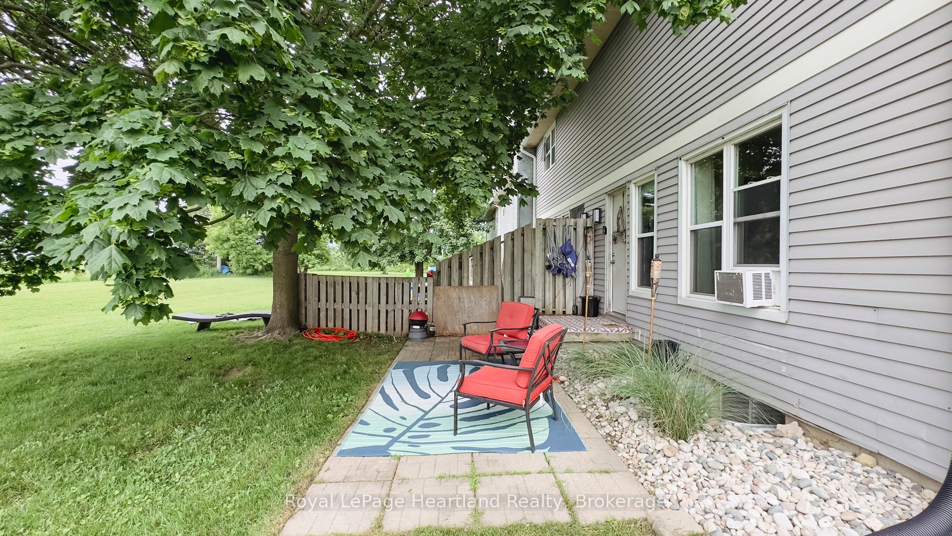 Photo 37 of Unit 23, 23 St Charles Square, Huron East, Vanastra — HOMEH