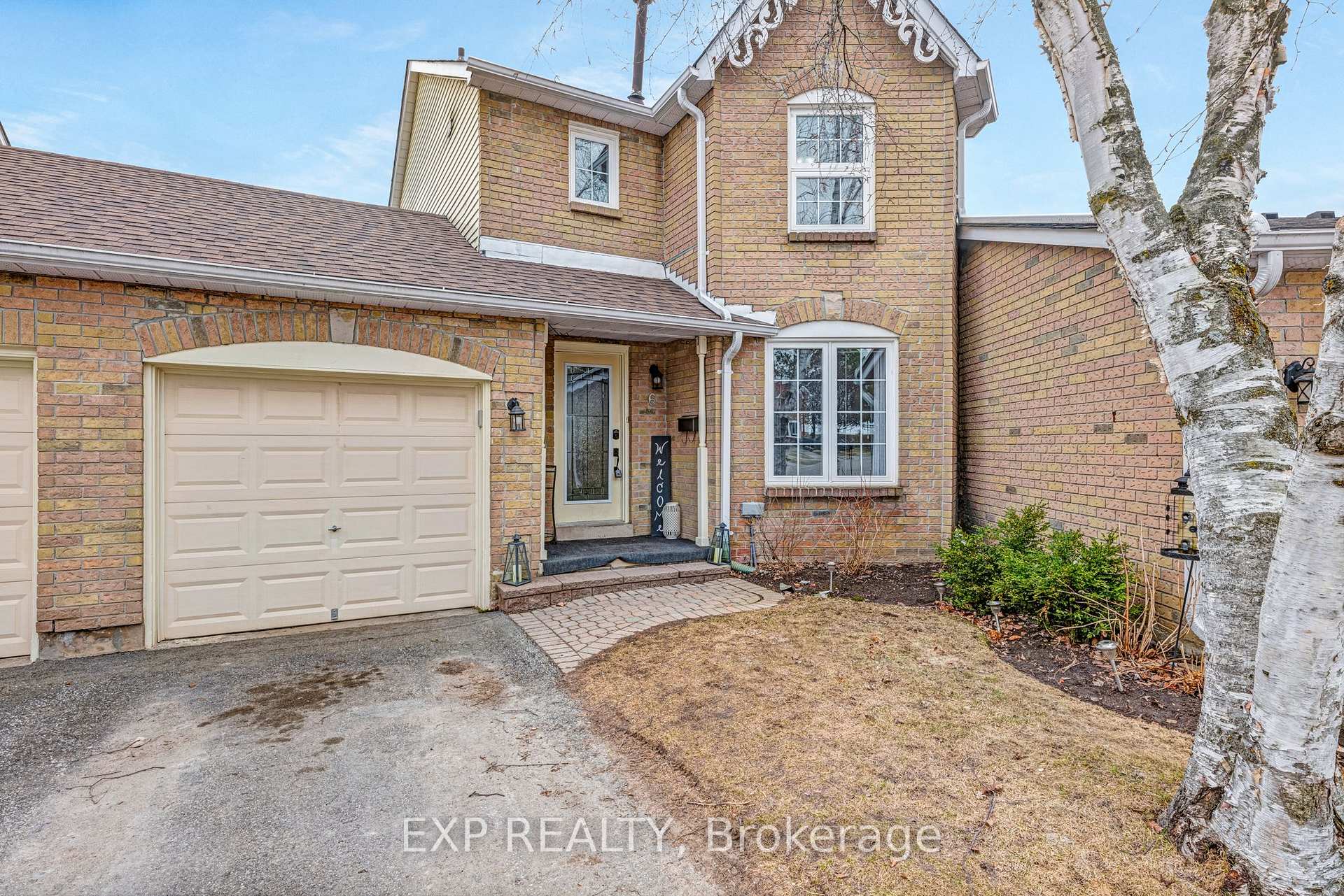 Front of Unit 6, 6 Adams Court