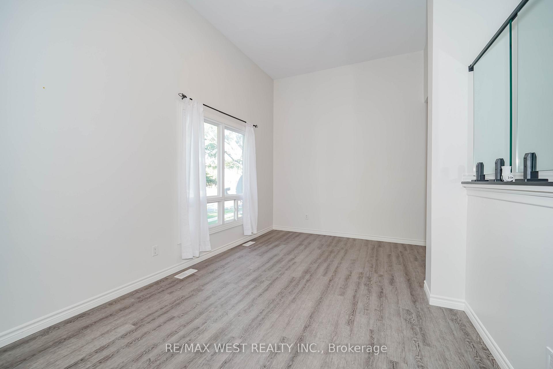 Photo 3 of Unit 96, 1133 Ritson Road N, Oshawa, Centennial — HOMEH