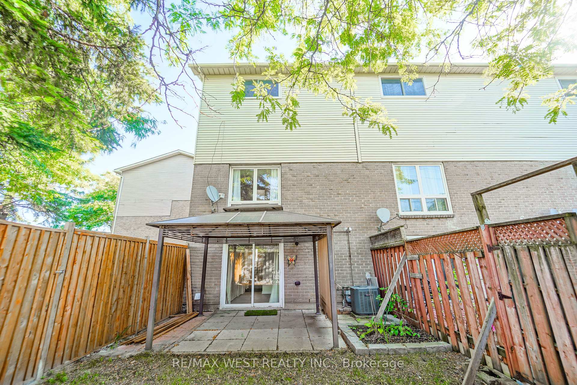 Photo 12 of Unit 96, 1133 Ritson Road N, Oshawa, Centennial — HOMEH