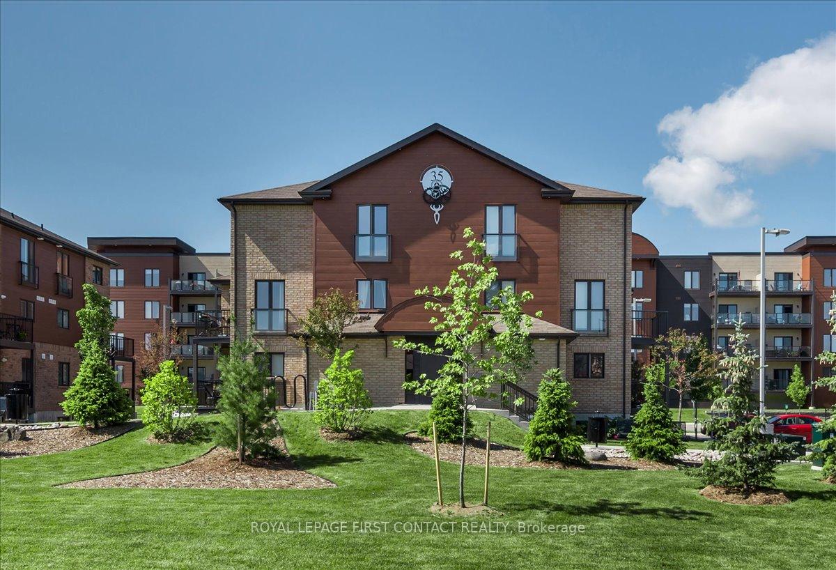 Front of Unit 4, 35 Madelaine Drive