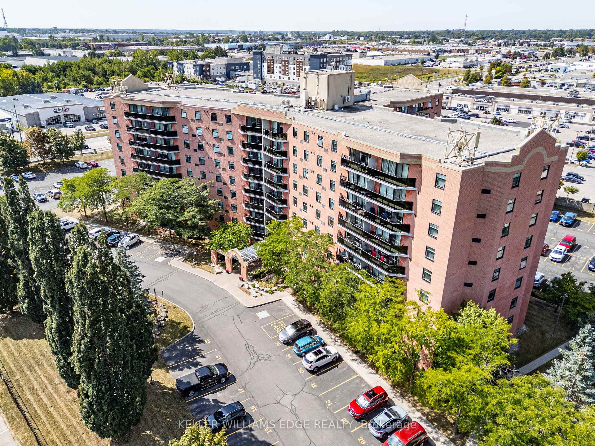 Front of Unit 807, 9 Bonheur Court