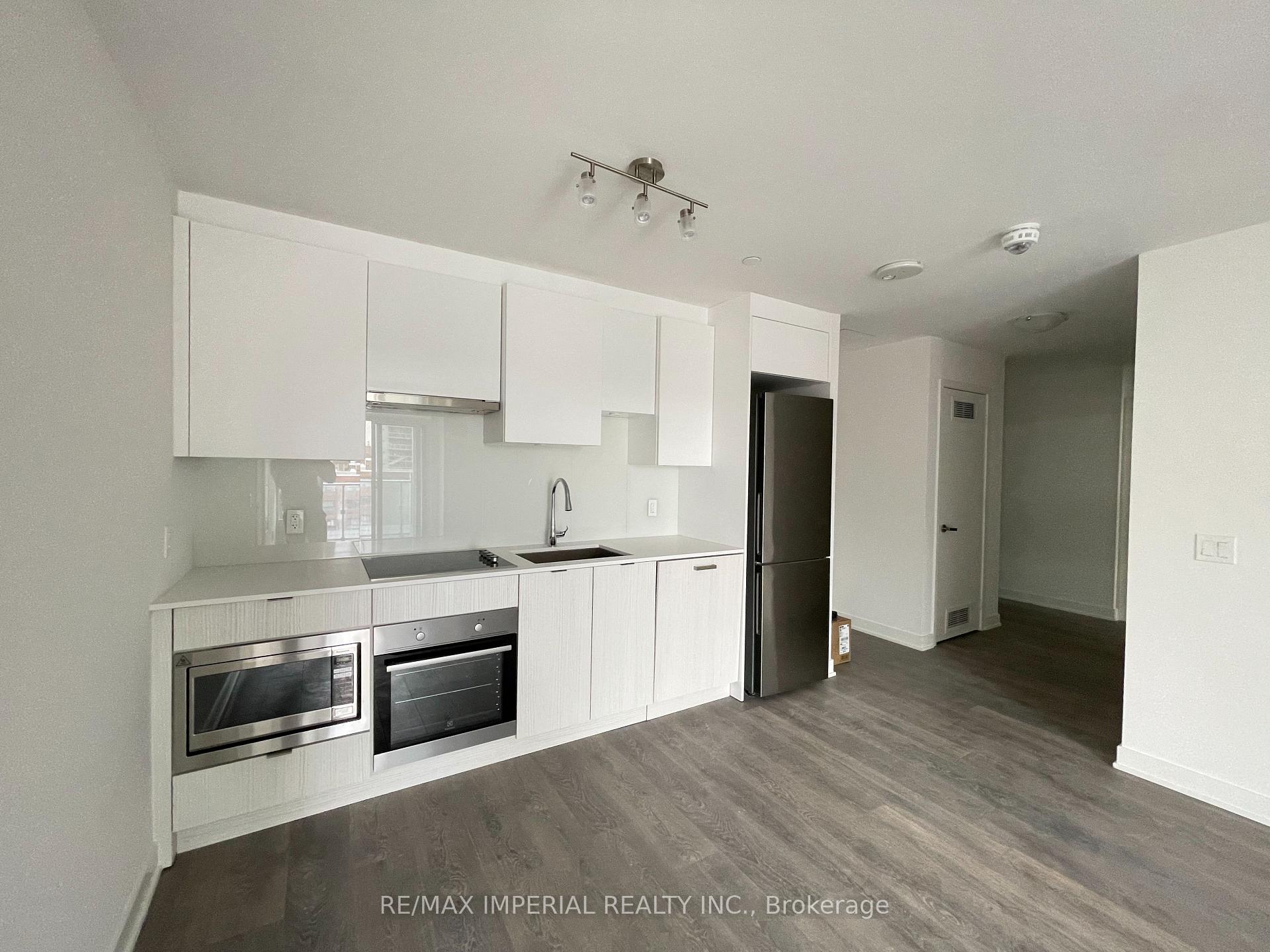 Photo 3 of Unit 404, 195 Redpath Avenue, Toronto, Mount Pleasant West — HOMEH