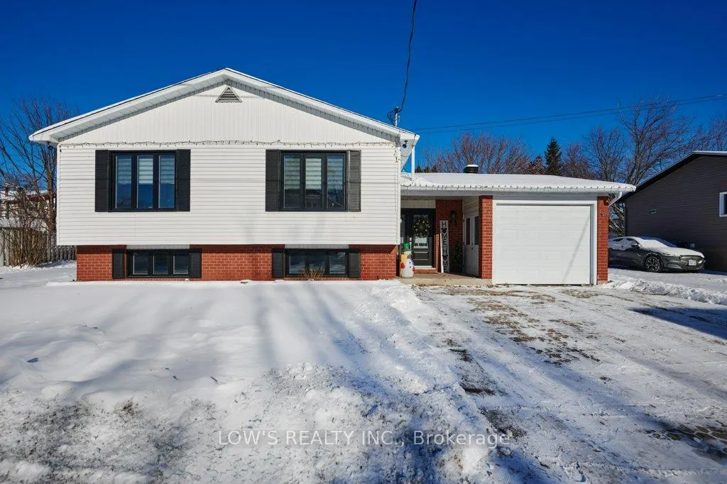 Photo 1 of 25 Wall Street, Champlain, Vankleek Hill — HOMEH