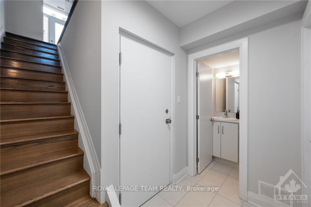 Photo 2 of 346 Ravenhill Avenue E, Ottawa, McKellar/Highland — HOMEH
