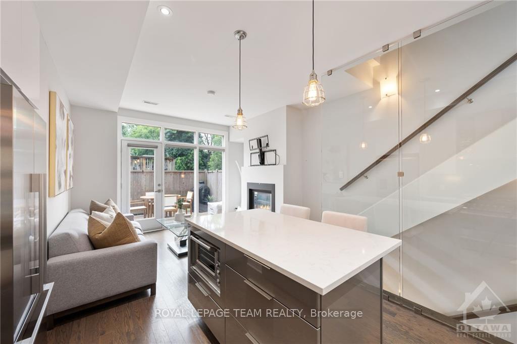 Photo 3 of 346 Ravenhill Avenue E, Ottawa, McKellar/Highland — HOMEH