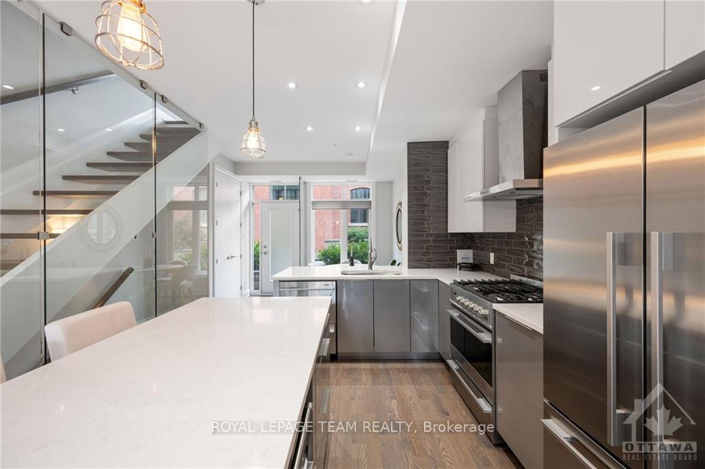 Photo 10 of 346 Ravenhill Avenue E, Ottawa, McKellar/Highland — HOMEH