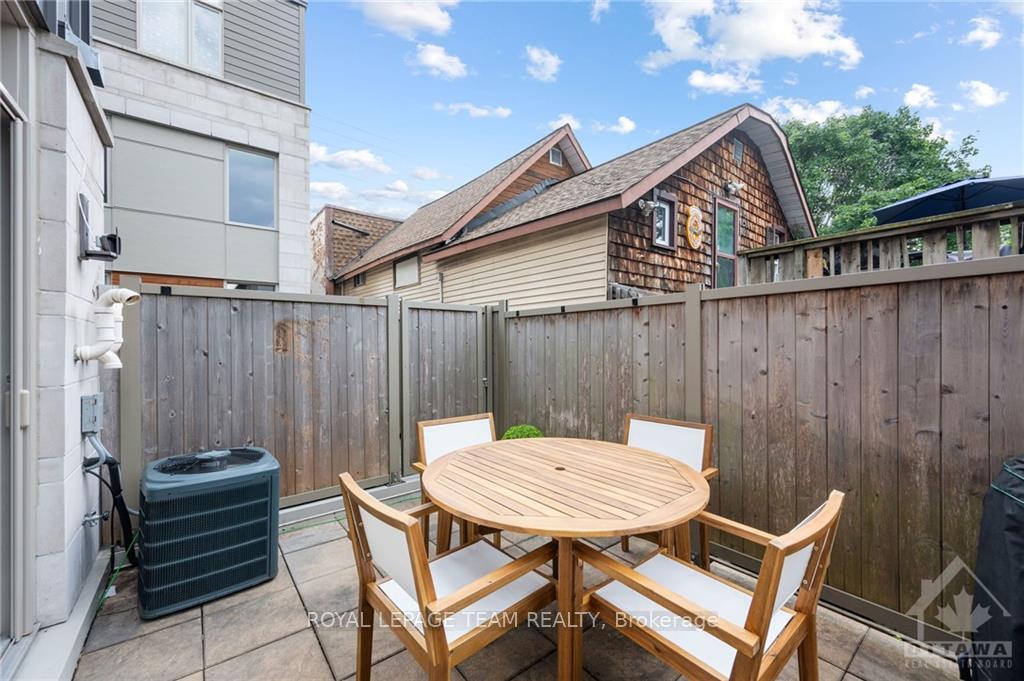 Photo 15 of 346 Ravenhill Avenue E, Ottawa, McKellar/Highland — HOMEH