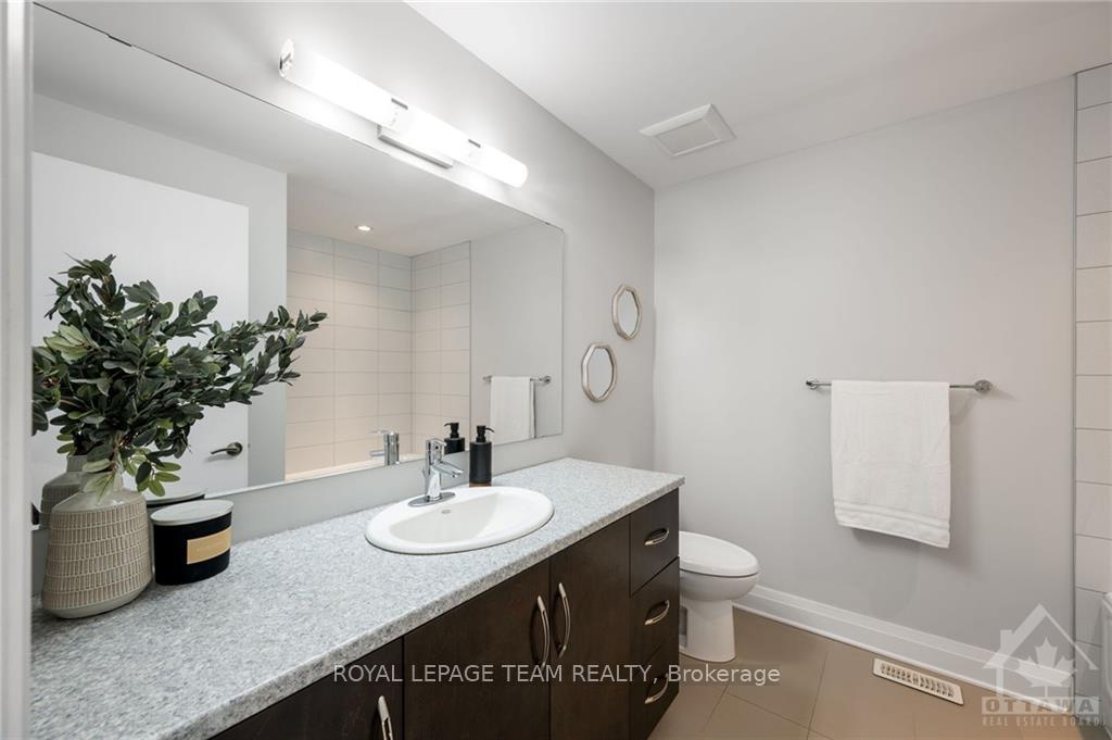Photo 13 of 346 Ravenhill Avenue E, Ottawa, McKellar/Highland — HOMEH