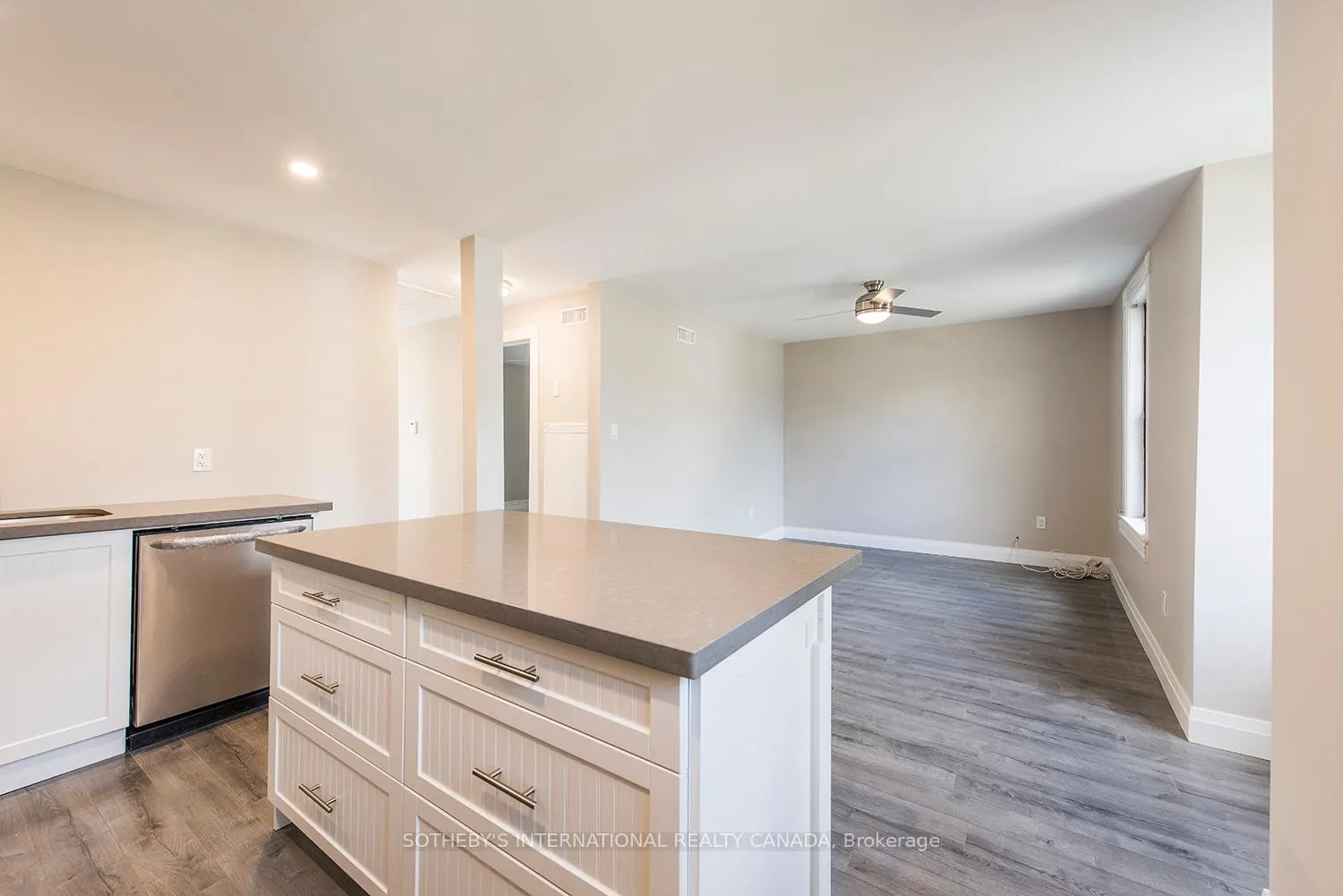 Photo 7 of Unit Unit 2 (Upper), 254 Cedar Street, Collingwood — HOMEH