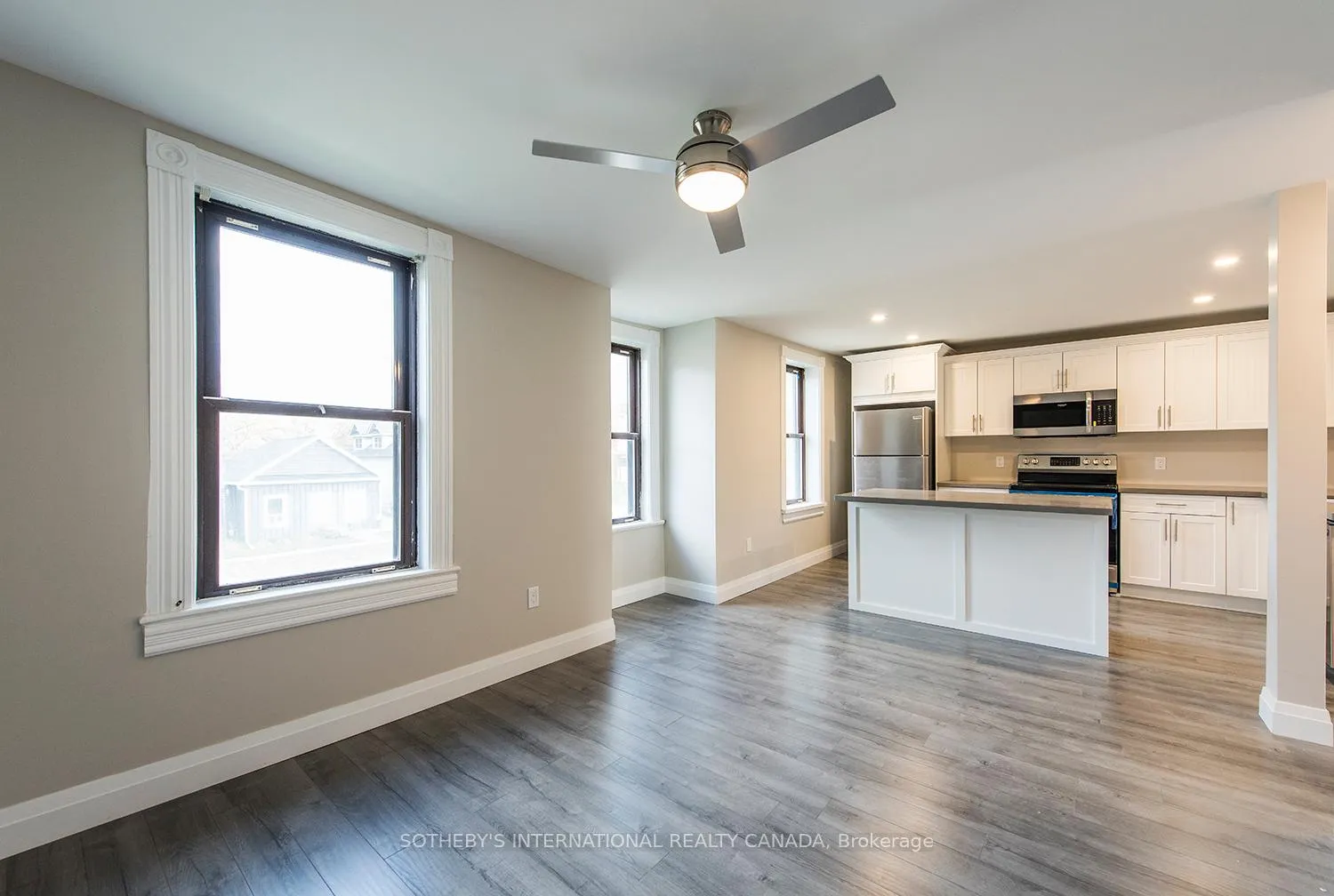 Photo 8 of Unit Unit 2 (Upper), 254 Cedar Street, Collingwood — HOMEH