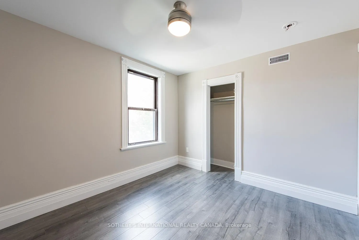 Photo 11 of Unit Unit 2 (Upper), 254 Cedar Street, Collingwood — HOMEH