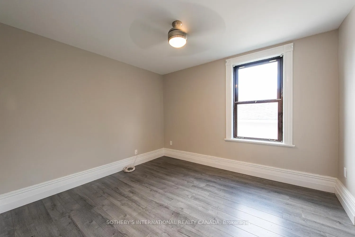 Photo 12 of Unit Unit 2 (Upper), 254 Cedar Street, Collingwood — HOMEH
