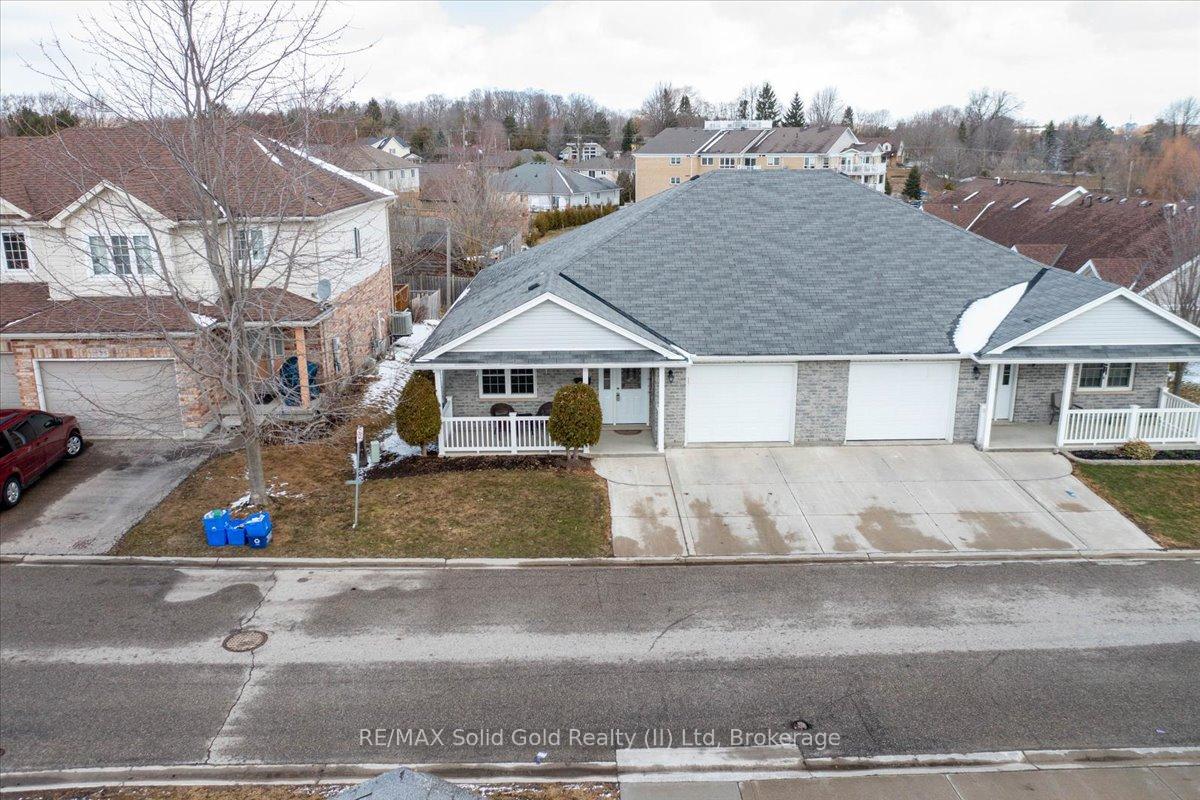 Photo 1 of 31 Pond View Drive, Wellesley — HOMEH