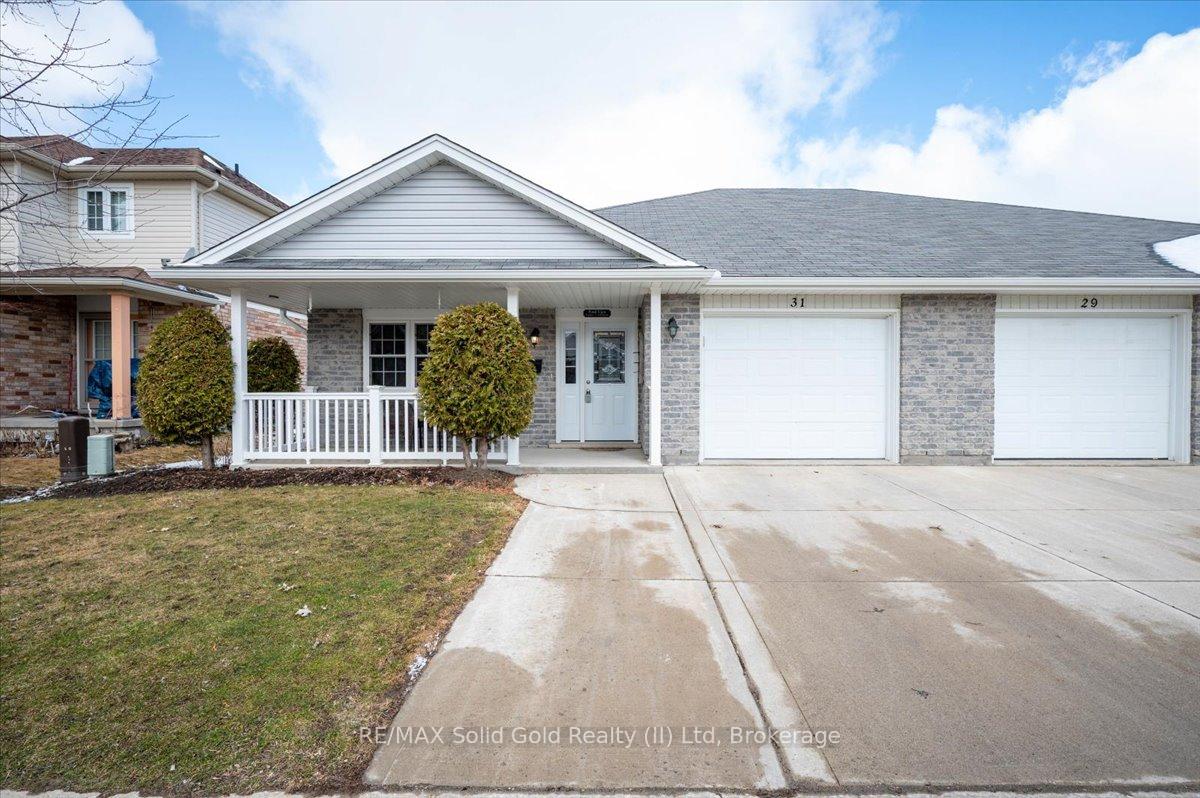 Photo 4 of 31 Pond View Drive, Wellesley — HOMEH