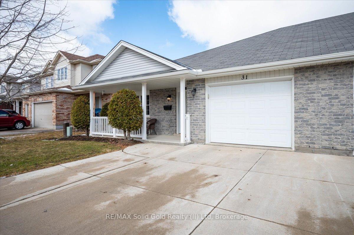Photo 6 of 31 Pond View Drive, Wellesley — HOMEH