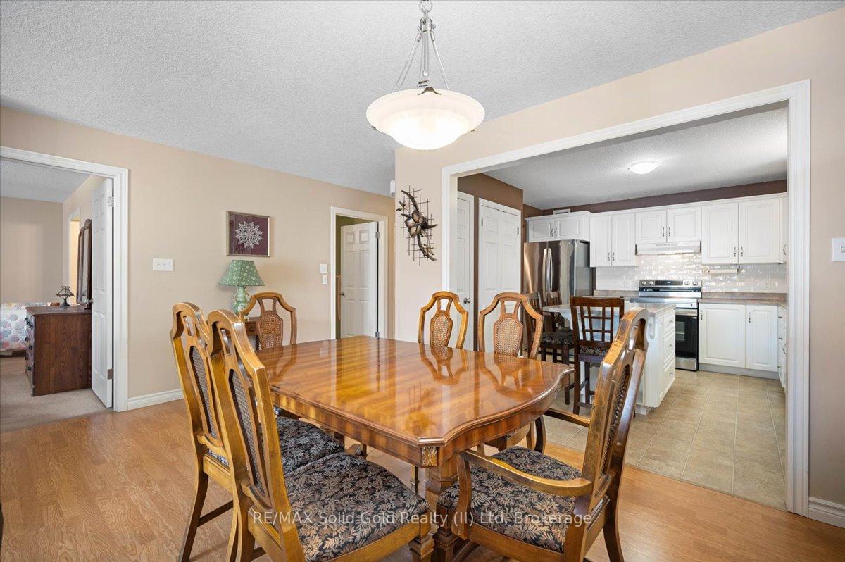 Photo 17 of 31 Pond View Drive, Wellesley — HOMEH