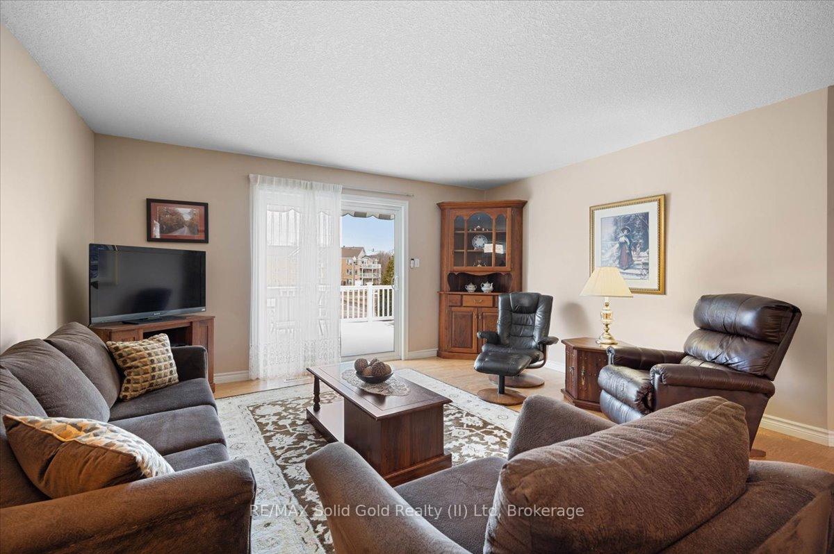Photo 19 of 31 Pond View Drive, Wellesley — HOMEH