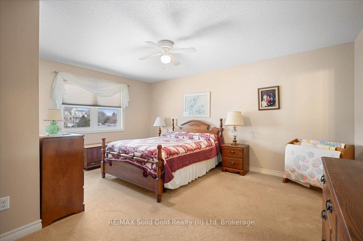 Photo 21 of 31 Pond View Drive, Wellesley — HOMEH