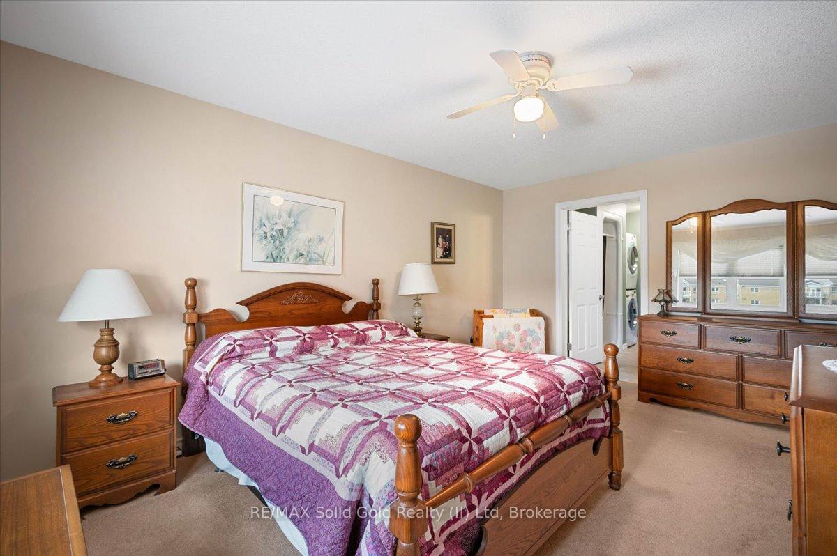 Photo 23 of 31 Pond View Drive, Wellesley — HOMEH
