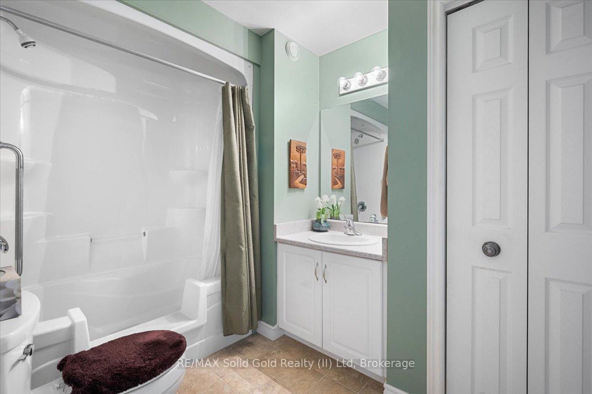 Photo 28 of 31 Pond View Drive, Wellesley — HOMEH