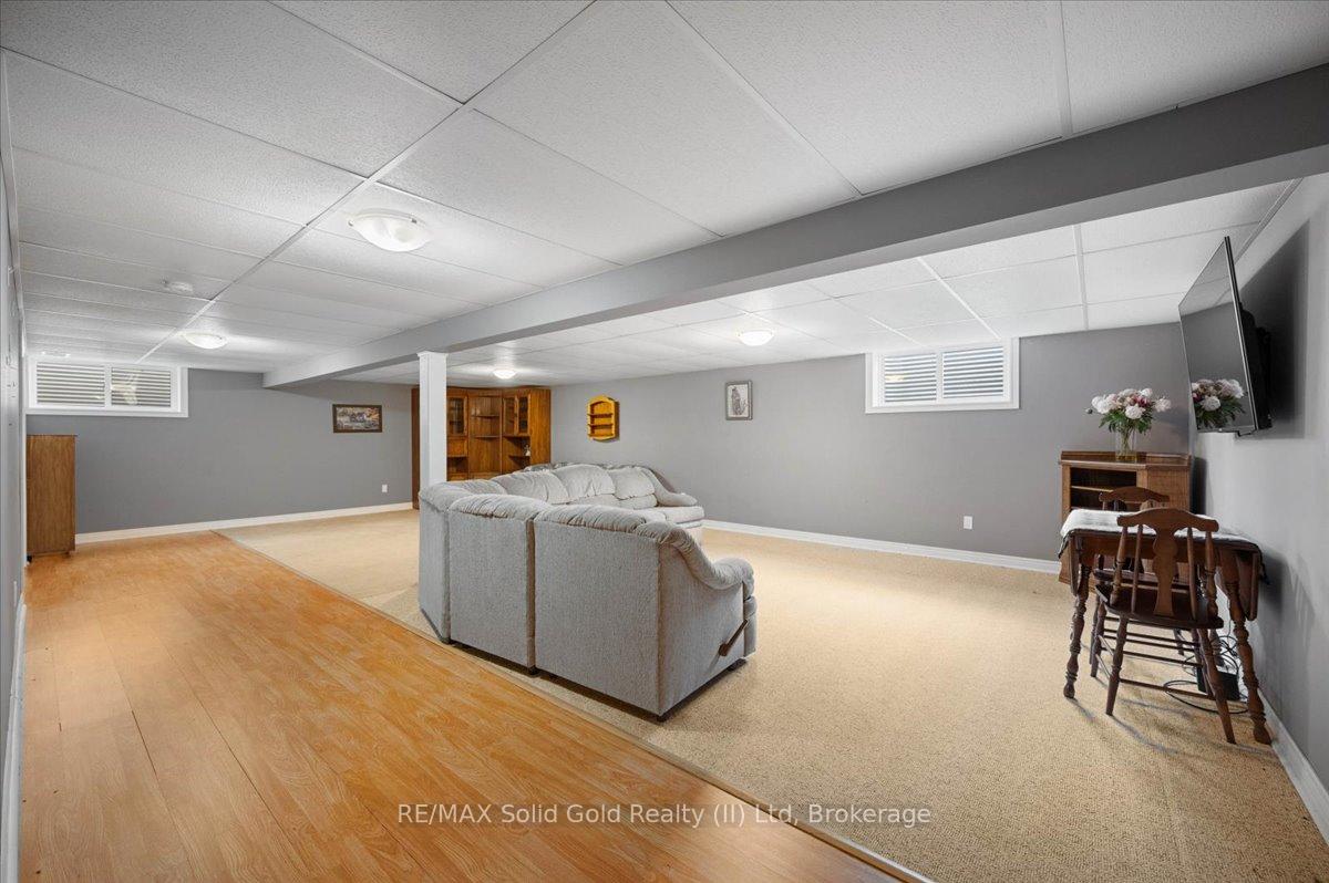 Photo 29 of 31 Pond View Drive, Wellesley — HOMEH