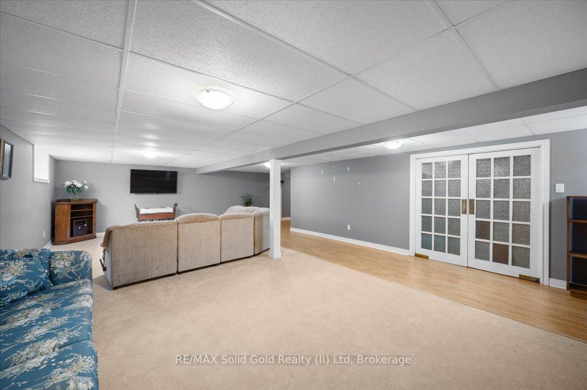 Photo 31 of 31 Pond View Drive, Wellesley — HOMEH